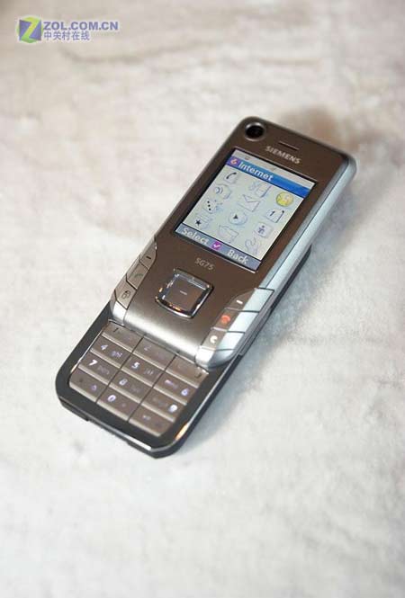 130万70MB滑盖 西门3G机SG75终于亮相 
