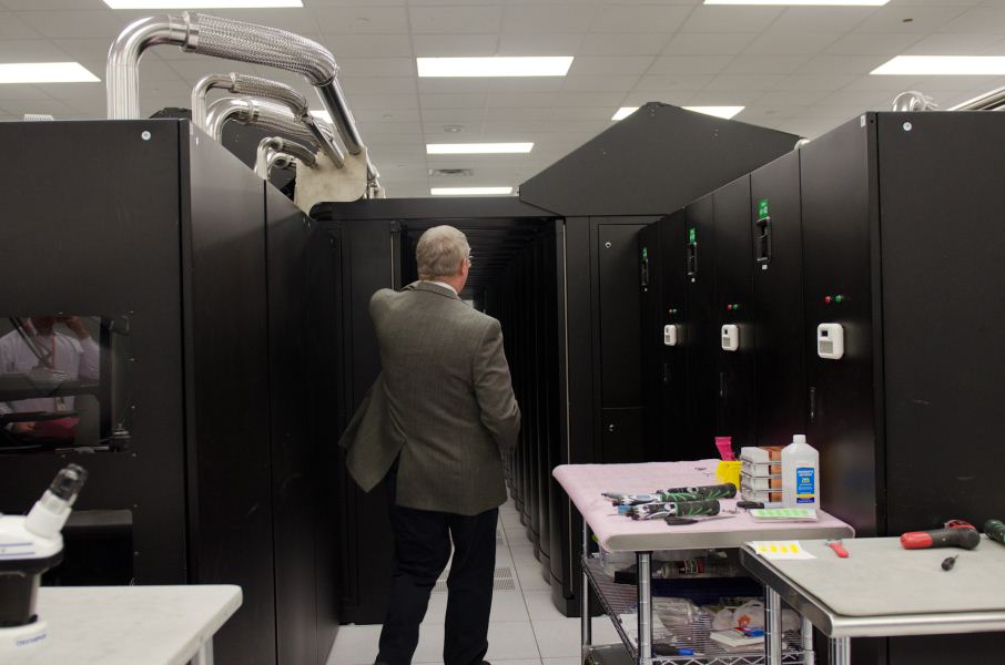 惊叹!走进超级计算机泰坦内部看一看_台式电脑