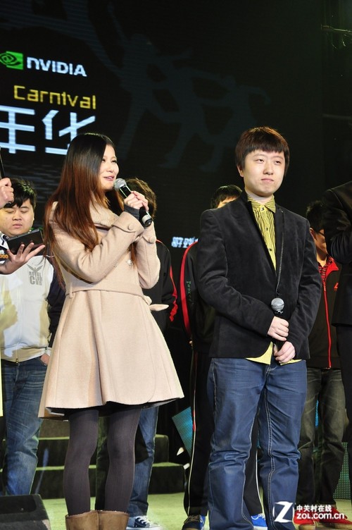 职业玩家其到会场 LOL比赛奖金达3万_显卡_显