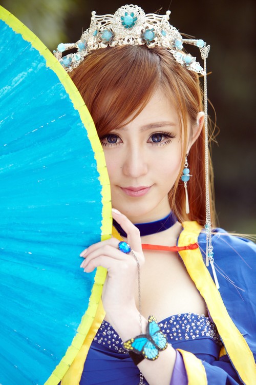 游戏<em>女神</em>陈雨涵高还原<em>LOL黑暗之</em>女安妮_动漫