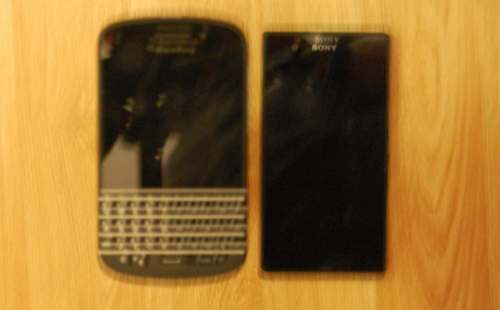 新机:Honami mini日版锁定Docomo_索尼 Hona