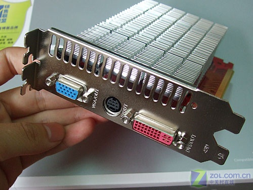 ���ONDA��HD 2400PRO 256MB DDR2 ��1��