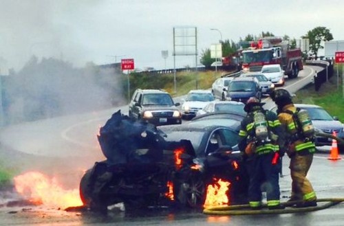 预防再着火:特斯拉升级充电软件和适配器_汽车