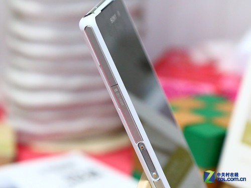便携4K摄影机 索尼Xperia Z2真机图赏_索尼 X