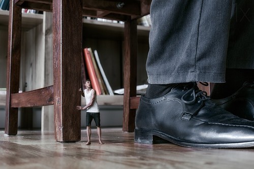 我的身体变小了!国外摄影师的PS神作_数码影像新闻-中关村在线