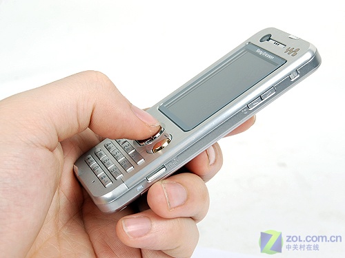 ���ᰮ���ţ�Sony Ericsson��W898cͼƬ���� ��24�� -ZOL�йش����ߵ�24��