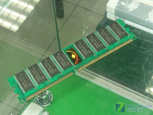 �ִ���Hynix��1GB DDR 400ͼƬ���� ��4�� -ZOL�йش����ߵ�4��