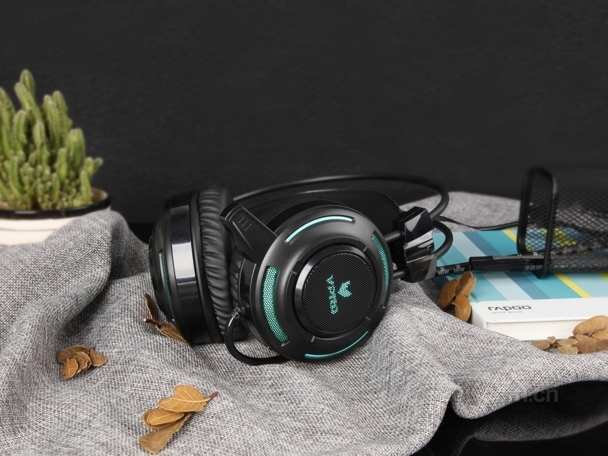 【高清图】雷柏(rapoo)VH200S炫光游戏耳机整体外观图 图2-ZOL中关村在线