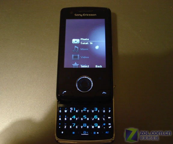 ���ᰮ���ţ�Sony Ericsson��P5ͼƬ���� ��2�� -ZOL�йش����ߵ�2��