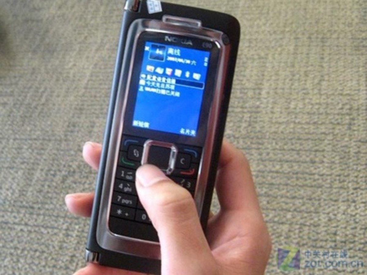 【高清图】侧翻盖S60智能手机 诺基亚E90黑色