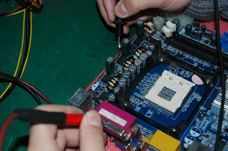 聪明消费特辑:电脑硬件维修注意事项_主板