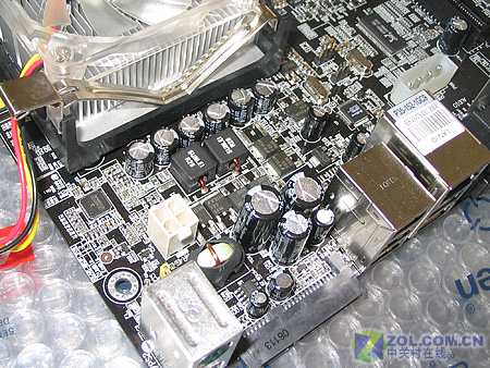 ���ں��� AOpen�ƶ���975Xʵ���ع�ͼƬ����,ͼ3-ZOL�йش����ߵ�3��