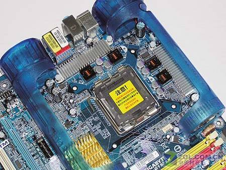 IDF2006���߶�975 ����չ̨�ֳ�����ͼƬ����,ͼ2-ZOL�йش����ߵ�2��