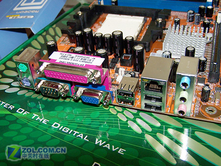 ������Abit��NF-95ͼƬ���� ��10�� -ZOL�йش����ߵ�10��