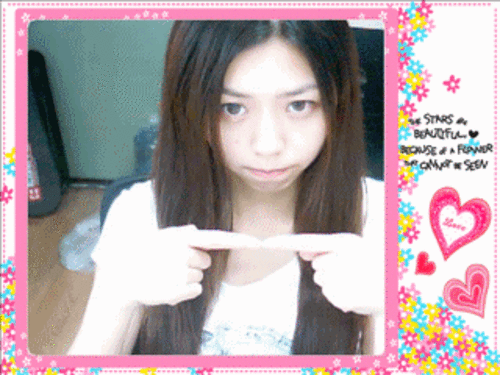 美图拍拍:素颜美女lolo自拍qq表情秀 原创