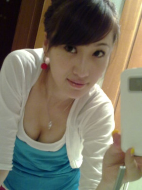 KK姐日薪千元聘男友同看世界杯