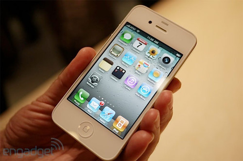 二次爽约
苹果再拖白色iPhone 4发售时间