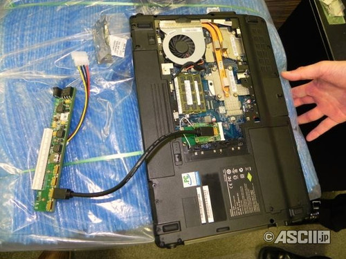 笔记本电脑已连接至图形卡，编辑器将教您如何将笔记本电脑连接至独立显示器