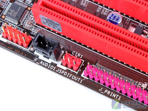 ӳ̩TA880GB+ 
