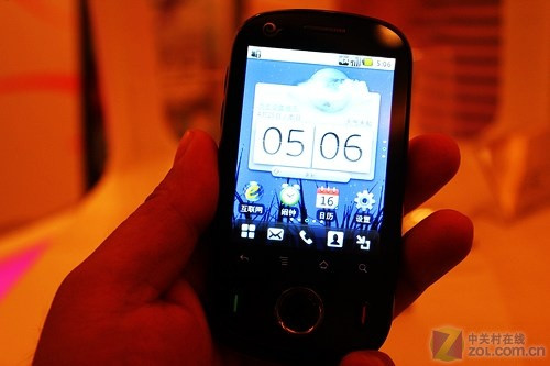 中兴华为助力 电信千元Android手机发布 