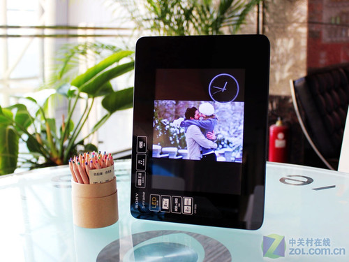 LED+视频播放! 索尼新款数码相框测试