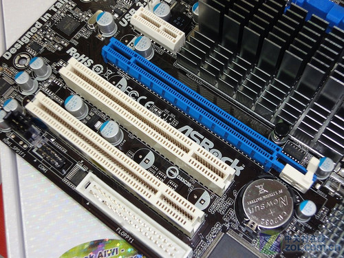 �ٶȷ��� ����USB3ȫ��890GX�ͼ����� 