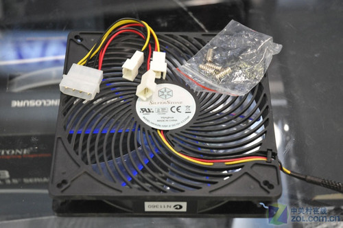 垂直风流140mm 银欣穿甲弹风扇售99元