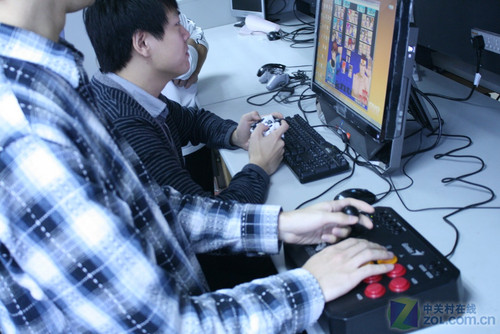 用它打KOF才霸道! 精灵格斗摇杆首测 