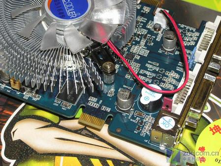 工厂出错 市场惊现1.2ns影驰7600GT_显卡_显