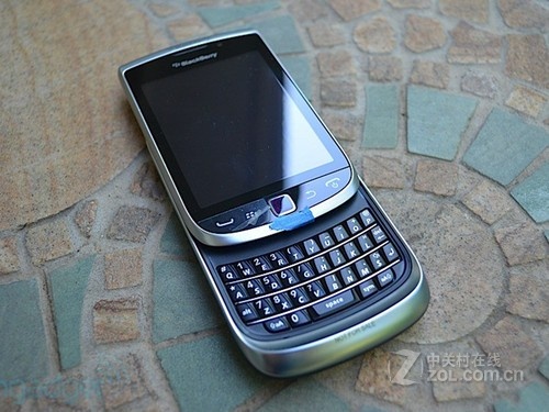步入滑盖大军 黑莓9810 Torch2促销中