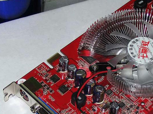 �߲ʺ磨Colorful��7300GT(GDDR3��)ͼƬ���� ��3�� -ZOL�йش����ߵ�3��