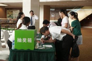 世界各国gdp排名_我国正处于人均gdp(3)