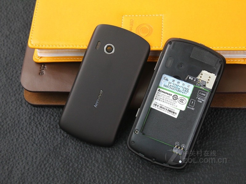 【室内效果2图】联想乐PhoneA60黑色电池仓