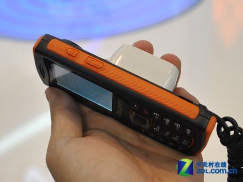 霸气震撼展台 三防机华为Discovery现身_华为