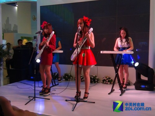 手机变身乐器 奇异果<em>女子</em>乐团精彩表演