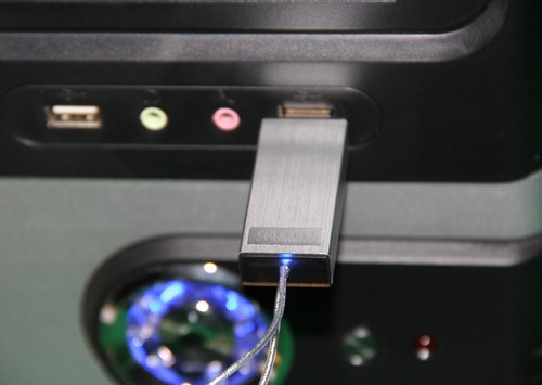 u盘插上没反应_如何制作u盘启动盘 笔记本没光驱用u盘装系统_插u盾变会提示1分钟后自动关机 插u盘不会关机