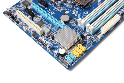 专家点评:开年攒机哪些主板最靠谱?_主板技巧