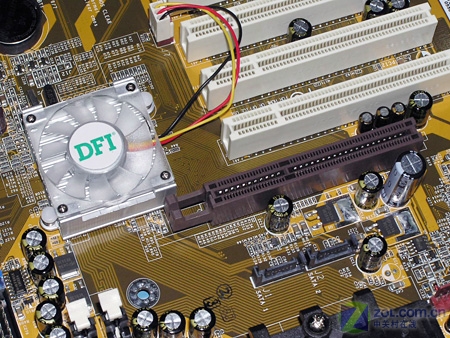 AGP�����ض� DFI����NF3�������399ԪͼƬ����,ͼ3-ZOL�йش����ߵ�3��