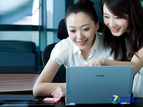 技巧大公开 美女教你如何保养笔记本 
