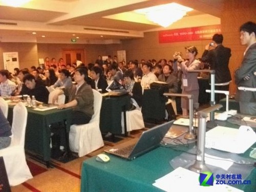 鼎易数影仪亮相 谷索WiPG-1000无线投影网关新品发布会 