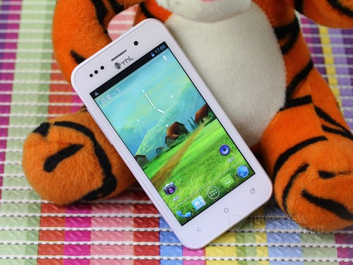 低价好手机 ThL V12价格踩在千元边缘