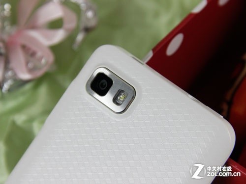 ר��Ů�ԵĴ��� ˫�˶�ΨiEva D9���� 