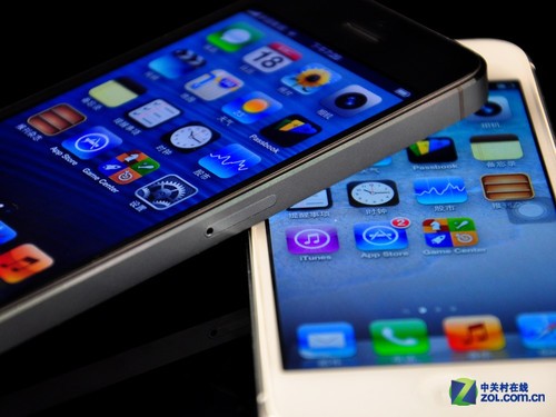 额外配转接头 电信版iPhone 5真机赏析