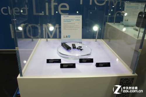 TP-Link��ҫCeBIT2013 �ջ�IF��ƴ� 