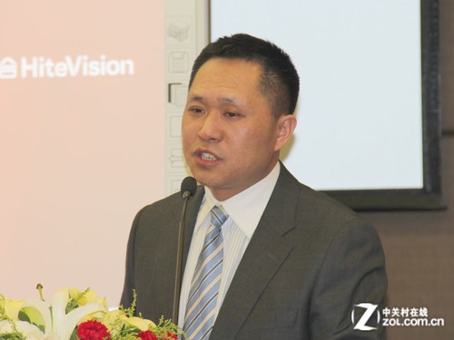 最短投射比 鸿合HT-V8超短焦投影发布