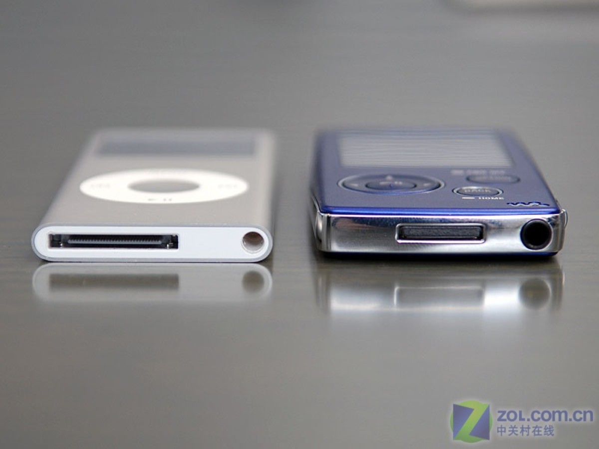 【高清图】 超薄和大屏幕 索尼walkman a800真机图8