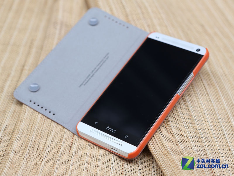 古古美美htc one真皮翻盖皮套kiss图赏_古古美美手机保护套_配件新闻