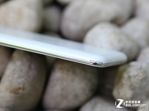 5Ӣ��1080p��Ļ1300MP �ĺ˿��MAXͼ�� 