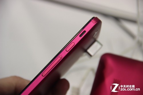 ��ɫϵ! ��˶PadFone Infinity����̨�� 