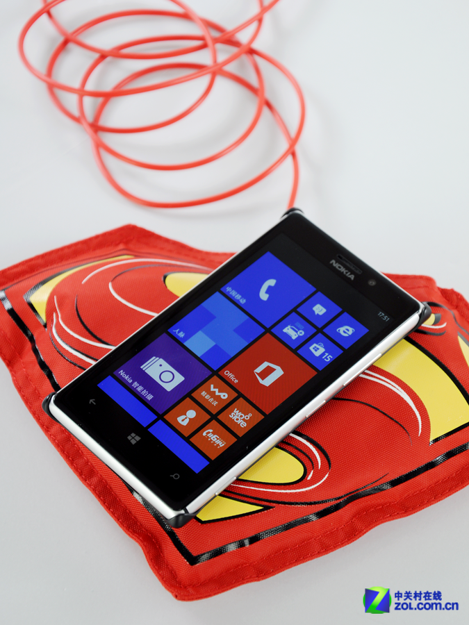 【高清图】 装饰性更大 诺基亚925无线充电套装评测图37